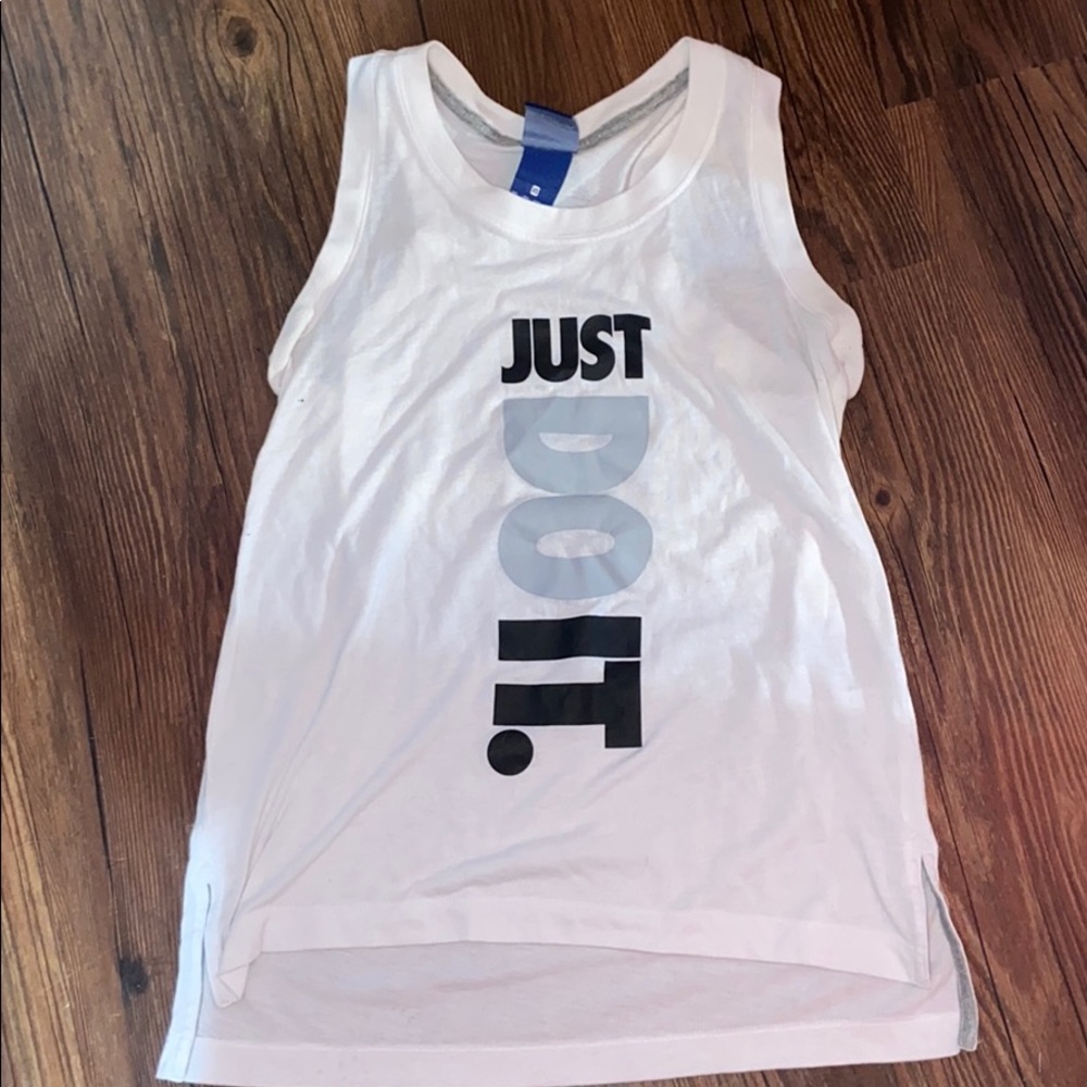 White nike tank top